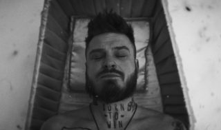 Rybičky 48 vydávají singl Nebeská prána. Frontman si jej přeje zahrát na&nbsp;pohřbu