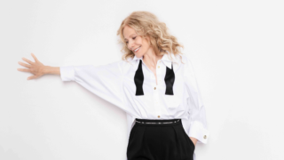 Lenka Filipová vydává po&nbsp;dlouhých pěti letech nový singl. Za novinkou Norský dřevo stojí legendární dvojka