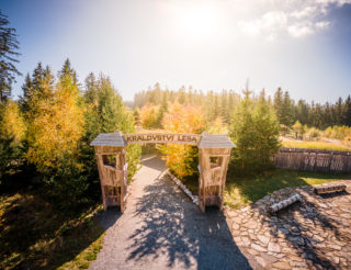 Na Lipně startuje jarní pohoda: 18.&nbsp;dubna se slavnostně otevře Království lesa – největší lesní hřiště na&nbsp;Šumavě