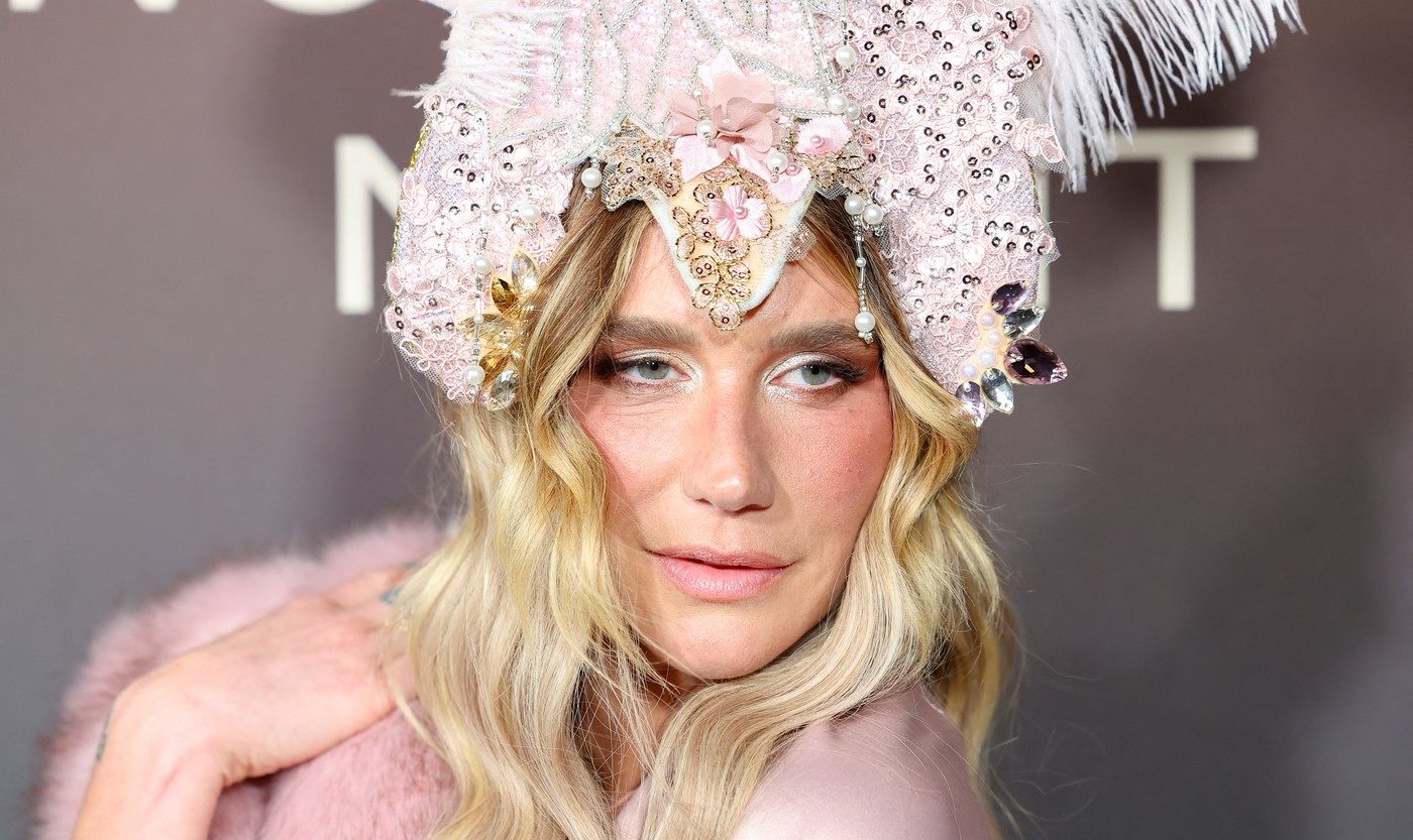 Kesha šokovala fanoušky. Nosí s sebou vlastní placentu jako šperk