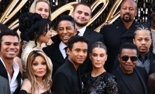 Jak je to možné? Bratranci Jaafara Jacksona jsou zároveň jeho sourozenci