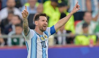 Messi předčil Ronalda, Maradonu i Neymara. Ve 39 letech dál přepisuje historii