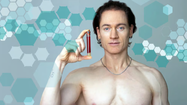 Muž, který nechtěl stárnout, šokoval! Biohacker Bryan Johnson má nemoc, která mu požírá žaludek