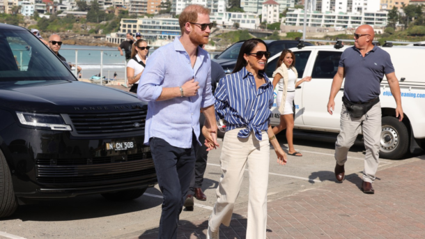 Nevídaná událost! Král Karel III. s&nbsp;Camillou přijali prince Harryho a&nbsp;jeho rodinu