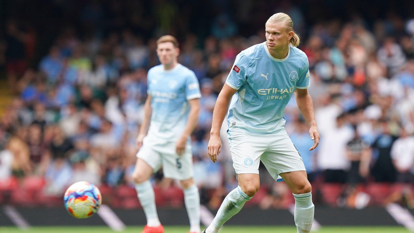 Erling Haaland je k&nbsp;nepoznání. Fotbalový Viking se zbavil svých ikonických vlasů