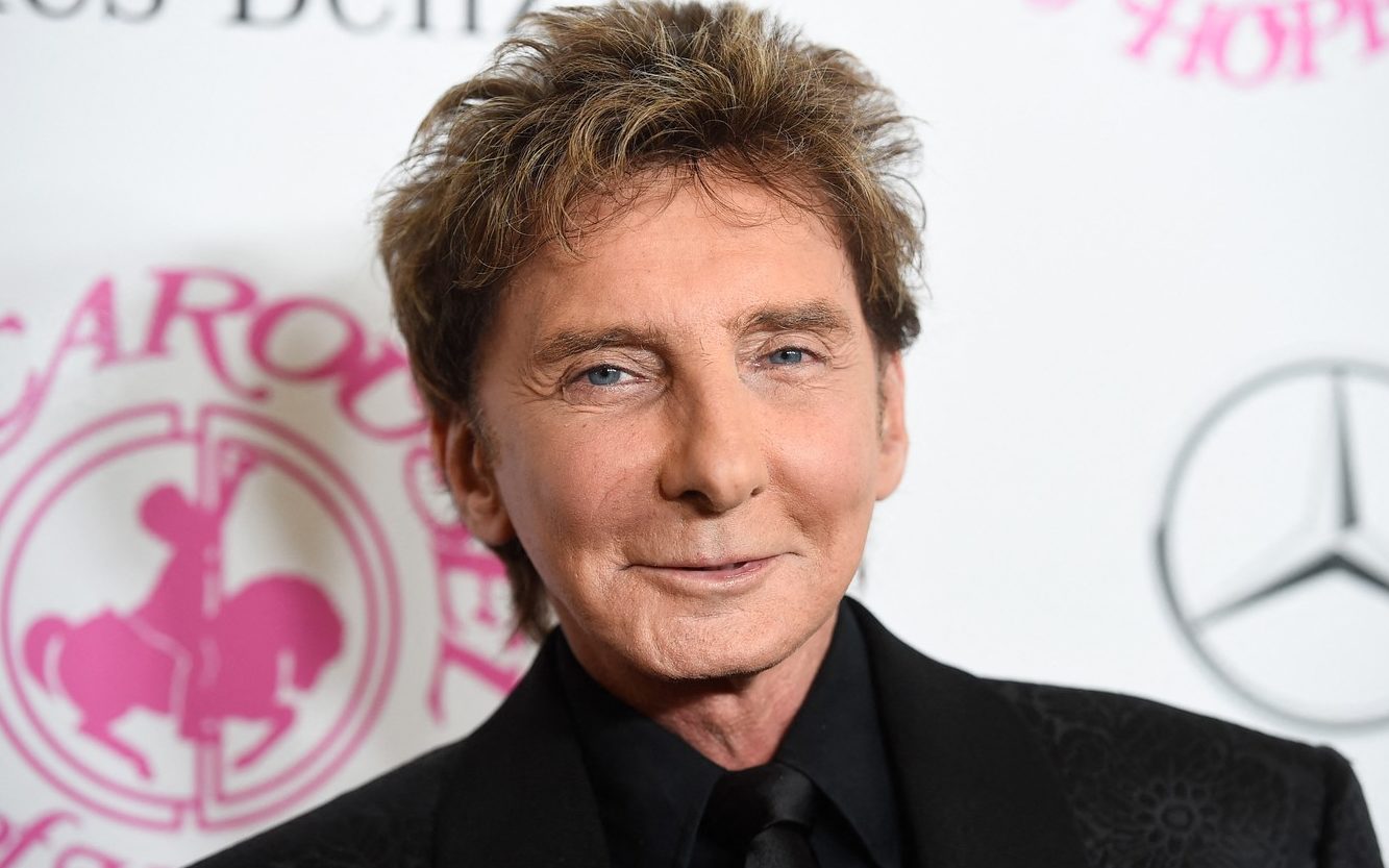 Barry Manilow si dává pauzu od koncertování. Po problémech s hlasem přiznal, že na sebe příliš tlačil