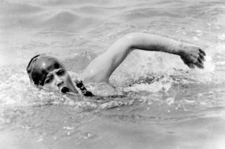 Před 100 lety se přepsaly dějiny. Gertrude Ederle jako první žena přeplavala La Manche