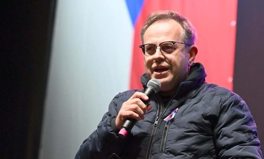 Václav Moravec promluvil o zákulisí odchodu z České televize. Vše popsal v nové knize