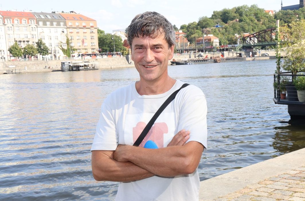 Saša Rašilov otevřeně o&nbsp;alkoholu: Postupně vás to zničí. Nedá se s&nbsp;tím bojovat