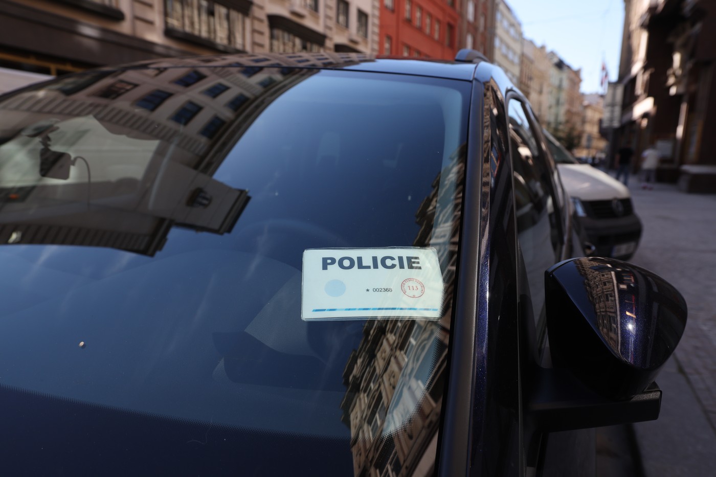 Zprávy dne: Policie zasahovala ve VZP a farmaceutických firmách