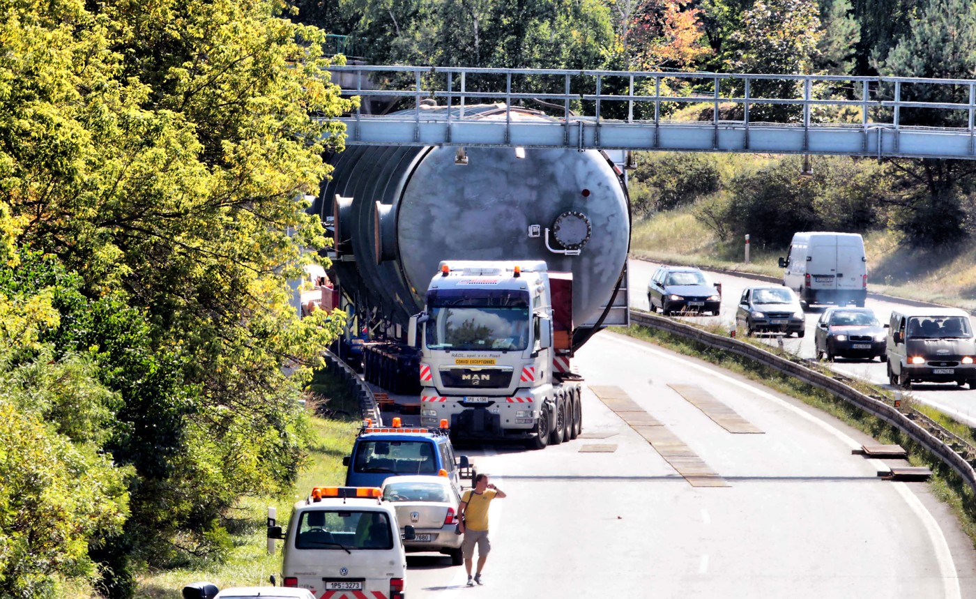 Mýtné pro&nbsp;kamiony má zdražit o&nbsp;18,5 procenta, autobusů se to nedotkne
