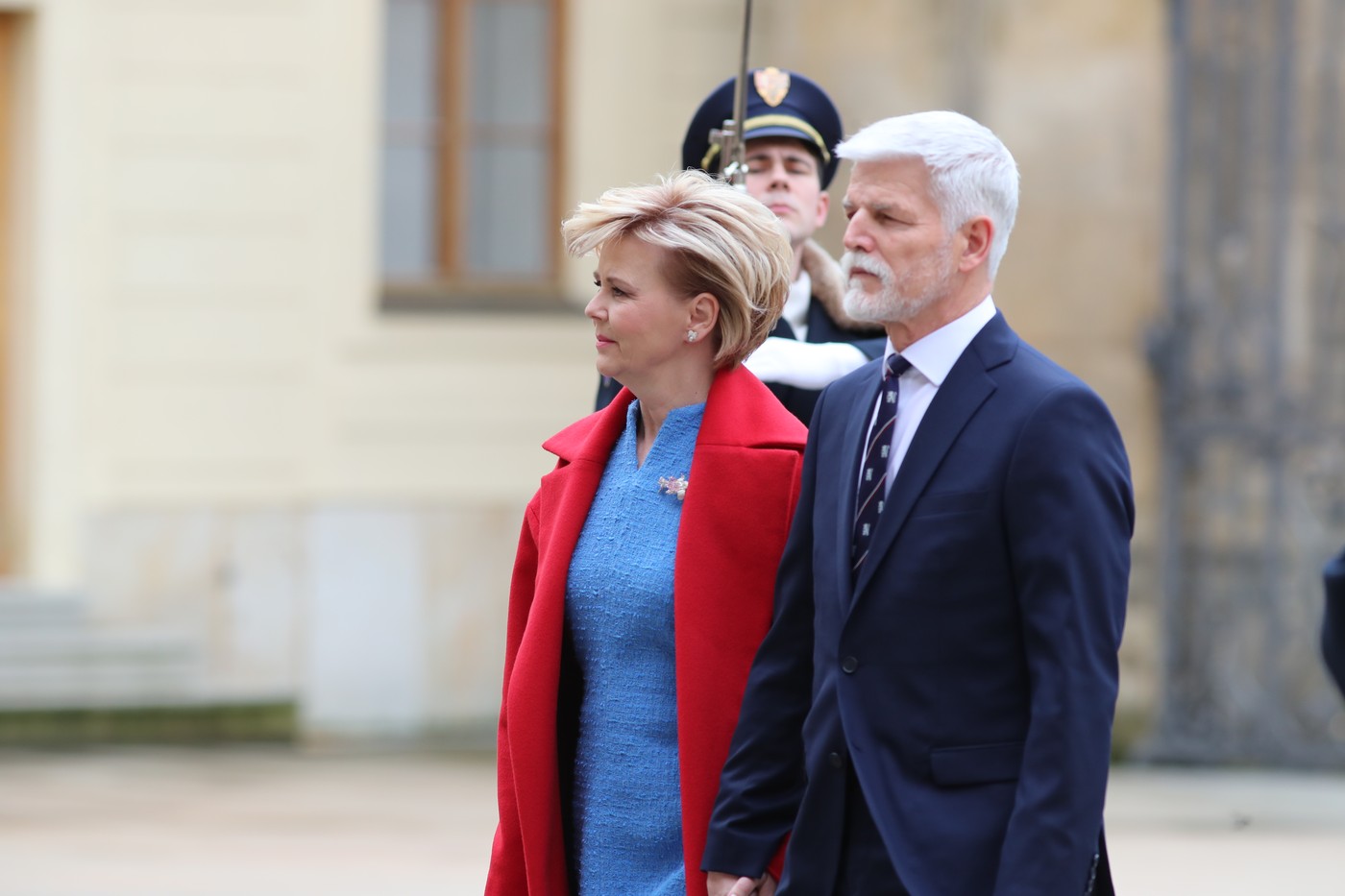 Zprávy dne: Kandidáti mohou do 14:00 odstoupit, Pavel k&nbsp;volbám nepůjde