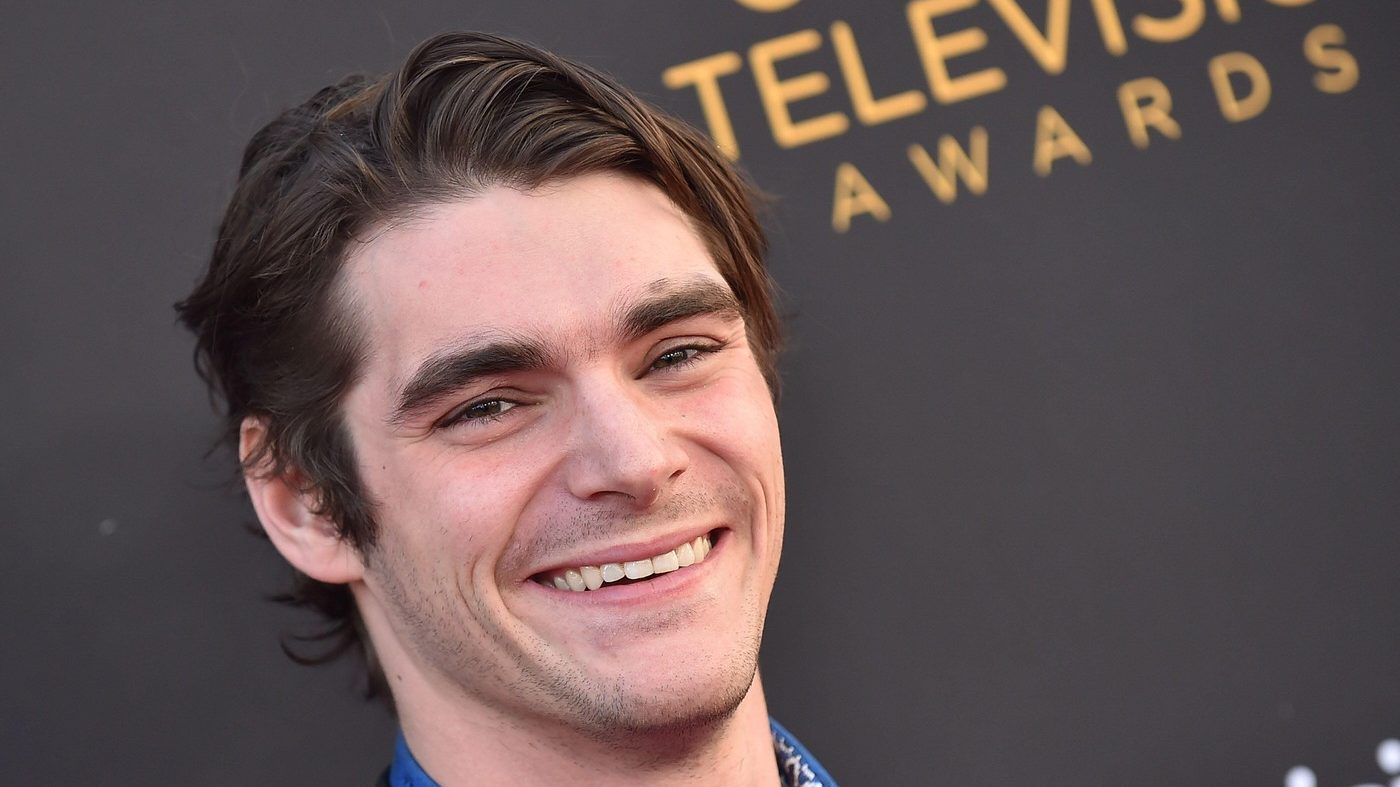 V 34 letech zemřel herec RJ Mitte ze seriálu Perníkový táta. Mohlo jít o sebevraždu