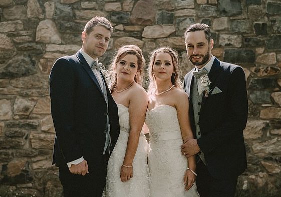 Hlavně si je nepoplést, pánové. Jak vypadá svatba dvojčat?