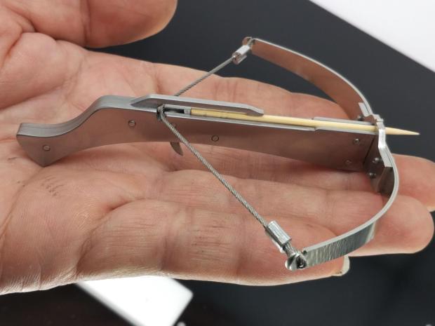 Fidget spinner je minulostí, ve světě boduje nová hračka. Rodiče z&nbsp;ní ale šílí a&nbsp;bojí se o&nbsp;zdraví dětí