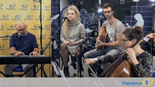 VIDEO: Balage Band zahráli na&nbsp;Frekvenci 1 skladbu Zeměkoule