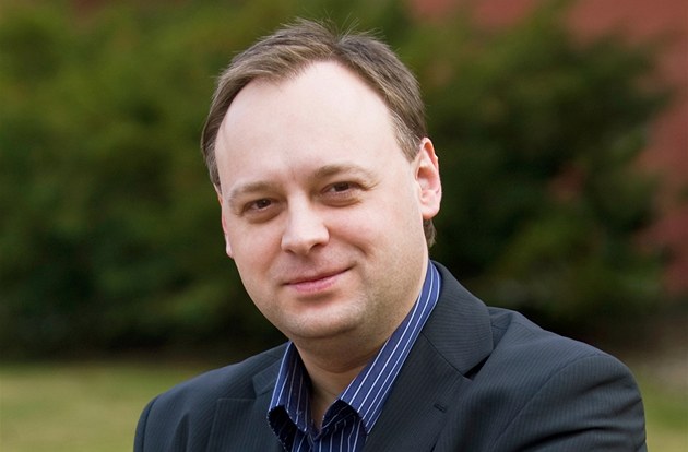 Prezident nedělá reálnou politiku. Je to ztělesnění názorů a&nbsp;hodnot, říká politolog Jan Bureš