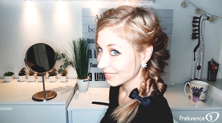 Hairstyle s Ellie: Ležérní účes? Vyzkoušejte úžasný kroucený cop