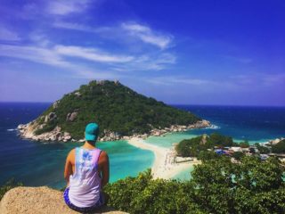 Peníze budou, my nebudeme! Mladík utratil stavební spoření za letenky