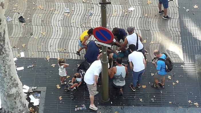 Útok v Barceloně má 13 obětí, přes 50 lidí bylo zraněno. Přihlásil se k němu Islámský stát