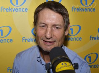Spisovatel Burian na&nbsp;Frekvenci 1: Kolegové mě nemusí!