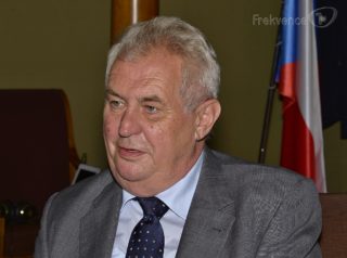 PREZIDENT ZEMAN: Rusové na&nbsp;Ukrajině nejsou. Je to občanská válka!