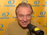 Žádné píchačky v&nbsp;divadle nebudou, uzavřelo trio včetně Karla Gotta