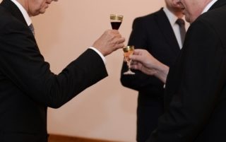 AUDIO: Voláme Hrad a&nbsp;prezident spí po&nbsp;oslavě! Hádejte, kdo vzal mobil?
