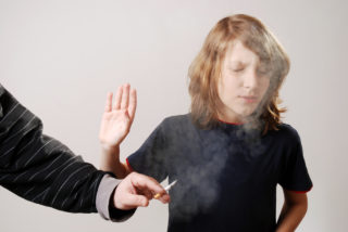 AUDIO: To není možné! Prezident by klidně nabídl cigaretu dětem!