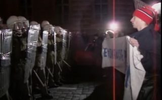 VIDEO: 17.&nbsp;listopad 1989? Mladí často neví, proč je dnes státní svátek
