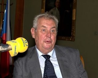 Frekvence 1 chystá pravidelná vysílání s&nbsp;prezidentem Zemanem!