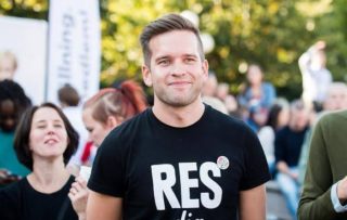 FOTO: Švédsko má sexy ministra zdravotnictví! Mrkněte se na&nbsp;fešáka