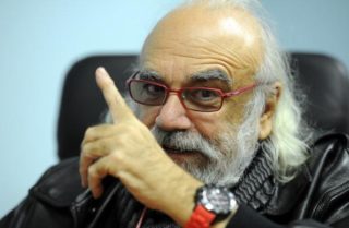VIDEO: Zemřel slavný řecký zpěvák Demis Roussos!
