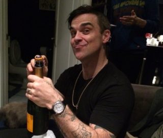 FOTO: Robbie Williams se blíží k&nbsp;Česku! Kde ho budete moci vidět?