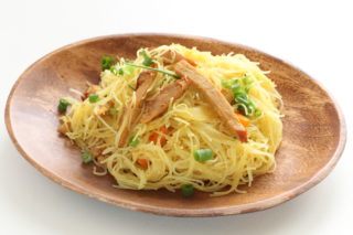 Babicovo menu: Opečené rýžové nudle! Kuře na&nbsp;cherry
