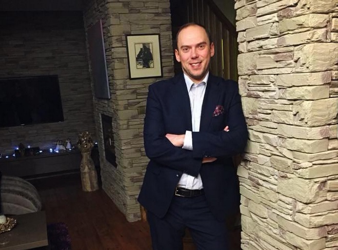 FOTO: Láďa Hruška zašel na&nbsp;ples! A&nbsp;promluvil o&nbsp;svém údajném kolapsu