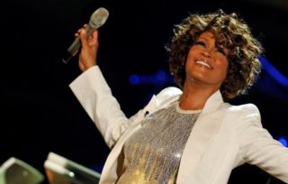VIDEO: Před 3 roky odešla Whitney Houston! Zemře dnes i&nbsp;její dcera?