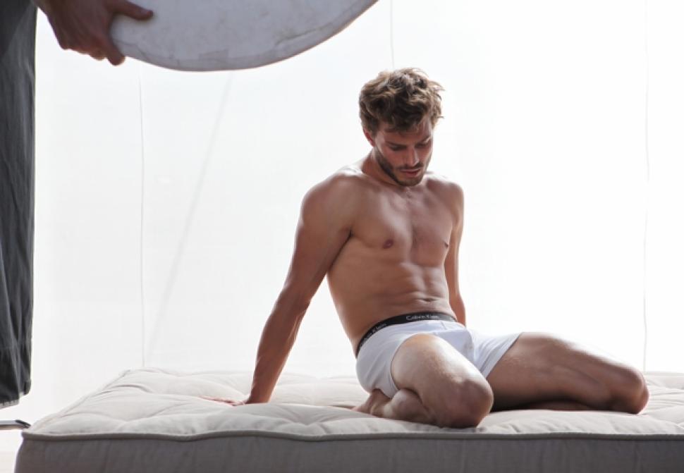 FOTO: Další sexy fotky milionáře z&nbsp;Padesáti odstínů šedi!