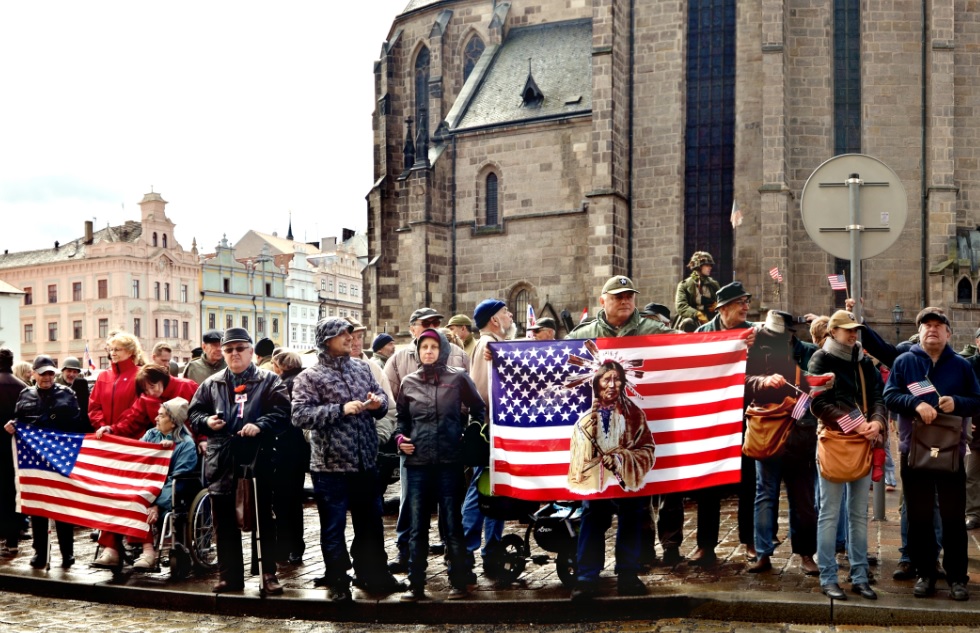 VYFOŤ AMERICKÝ KONVOJ! A vyhraj zážitek na závodním okruhu!