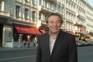 AKTUALIZUJEME! Karel Gott oznámil kandidaturu na&nbsp;prezidenta!