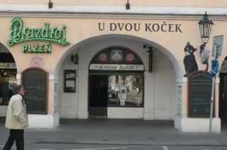 Tomu neuvěříte! Hospodu z&nbsp;filmu Vrchní, prchni! zavřela inspekce
