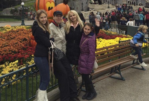 GROSSOVO POSLEDNÍ FOTO: S rodinou navštívil Disneyland!