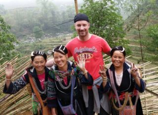 FOTO: Vágner pokračuje v&nbsp;cestě po&nbsp;Vietnamu! Má tam své fanynky!