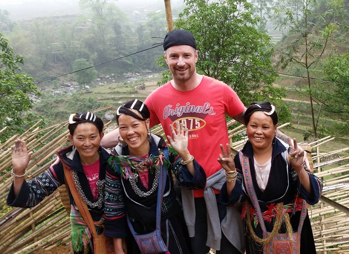 FOTO: Vágner pokračuje v cestě po Vietnamu! Má tam své fanynky!