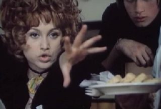 Dívka na&nbsp;kotěti a&nbsp;Jak se udí princezny! Co se stane, když vynecháte písmeno ve filmu