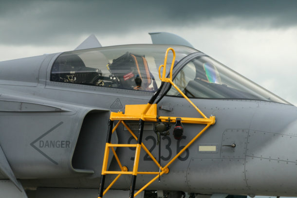 Má gripen stěrače? Prezident se bál nevolnosti po&nbsp;návštěvě lihovaru