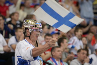 Missä on vessa? Prezident se kvůli hokeji naučil finsky!