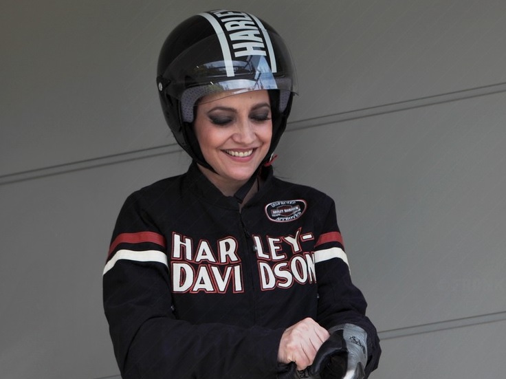 FOTO: Kdo je tahle motorkářka? Lucka Bílá sedla na Harleye! A děly se věci
