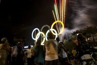 OH: Do Ria dorazily olympijské kruhy. Podívejte se na&nbsp;foto!