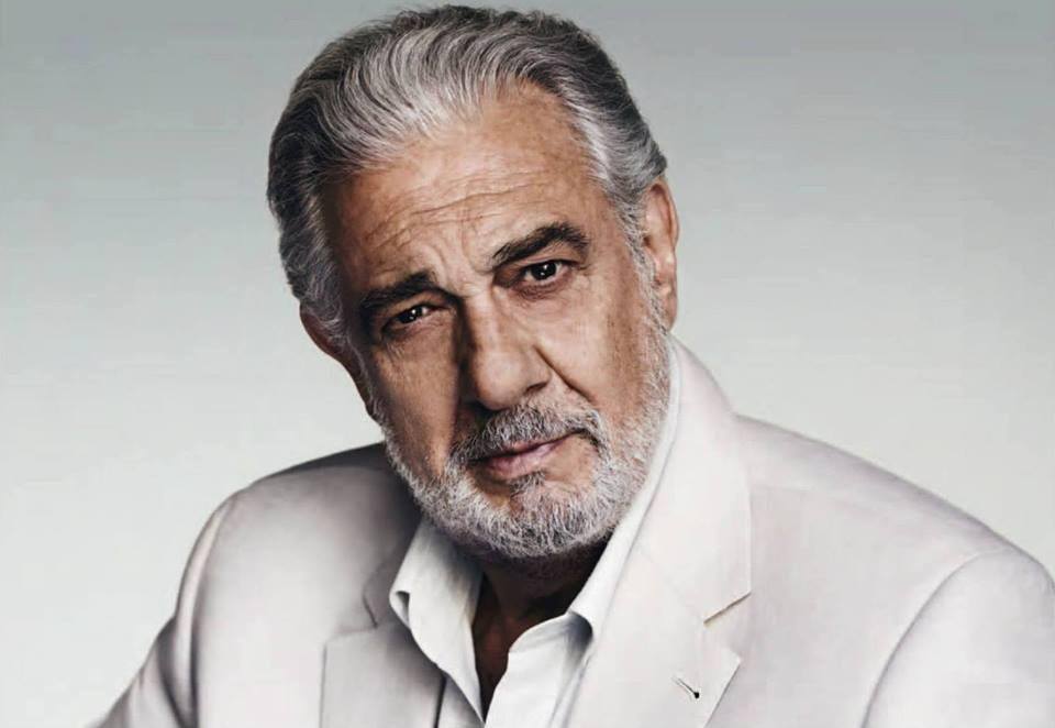 Plácido Domingo kvůli obvinění ze sexuálního obtěžování odstoupil z vedení opery v Los Angeles